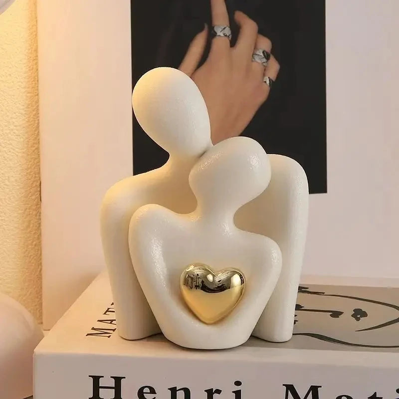 Romantic Love Embrace Statue for Interior Decoration Valentine's Day Gift